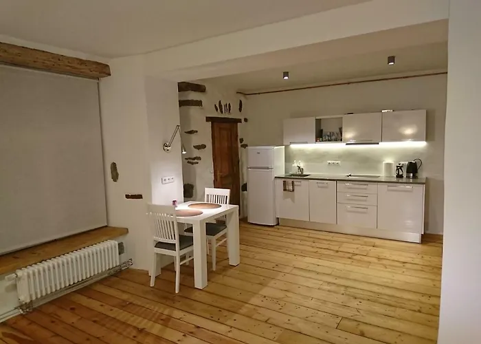 Old Town Niguliste Apartman *